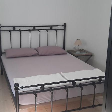 Janis Home Chrani Bagian luar foto