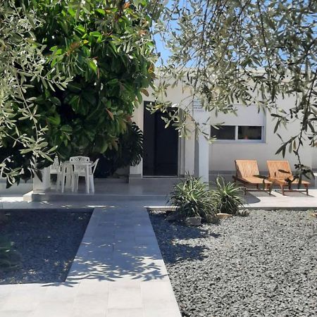 Janis Home Chrani Bagian luar foto