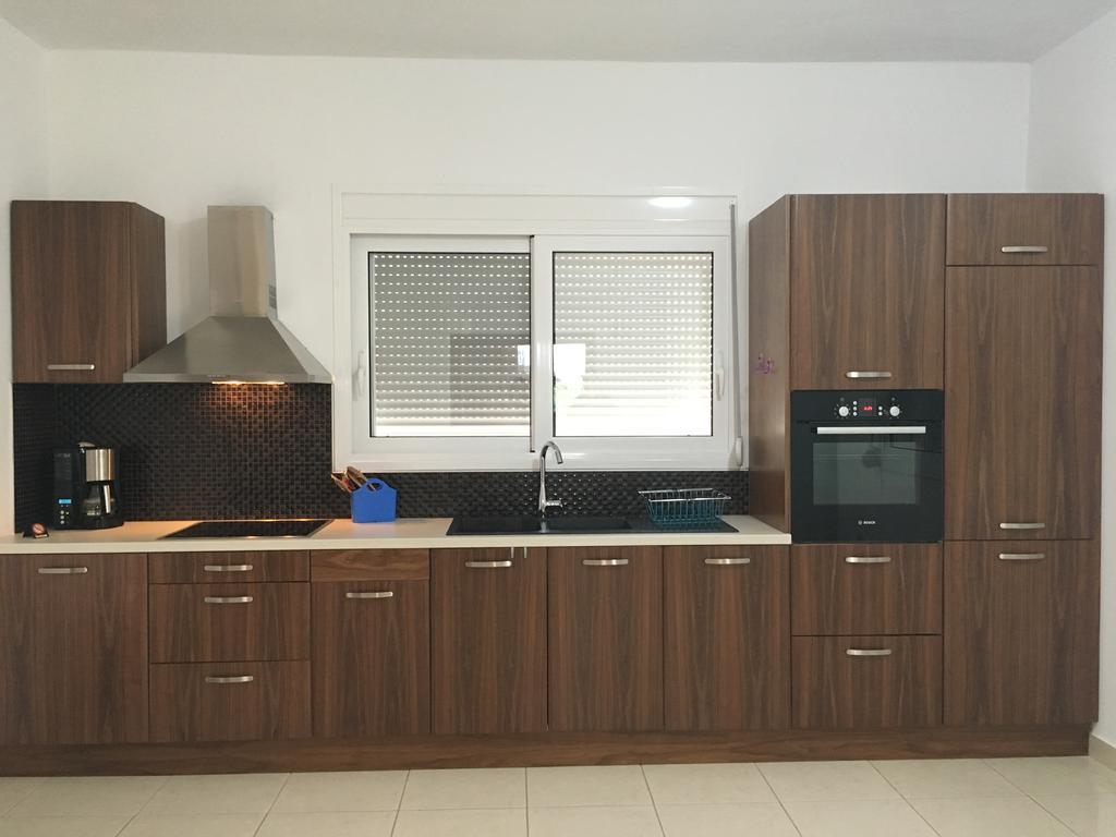Janis Home Chrani Bagian luar foto
